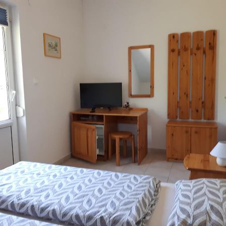 Borkuti Panzio Es Apartman Balatonszemes Exterior photo
