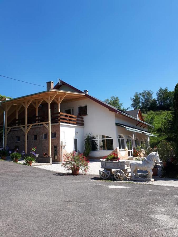 Borkuti Panzio Es Apartman Balatonszemes Exterior photo