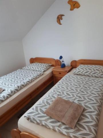 Borkuti Panzio Es Apartman Balatonszemes Exterior photo