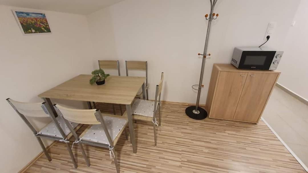 Borkuti Panzio Es Apartman Balatonszemes Exterior photo